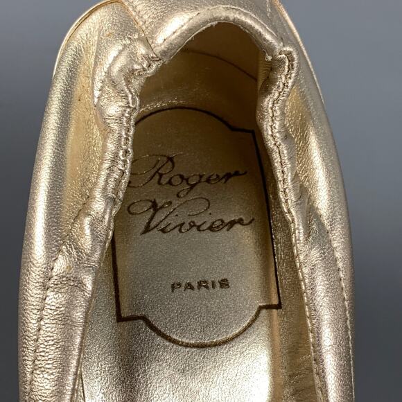 ROGER VIVIER Size 6 Gold Leather Pumps - Picture 6 of 7